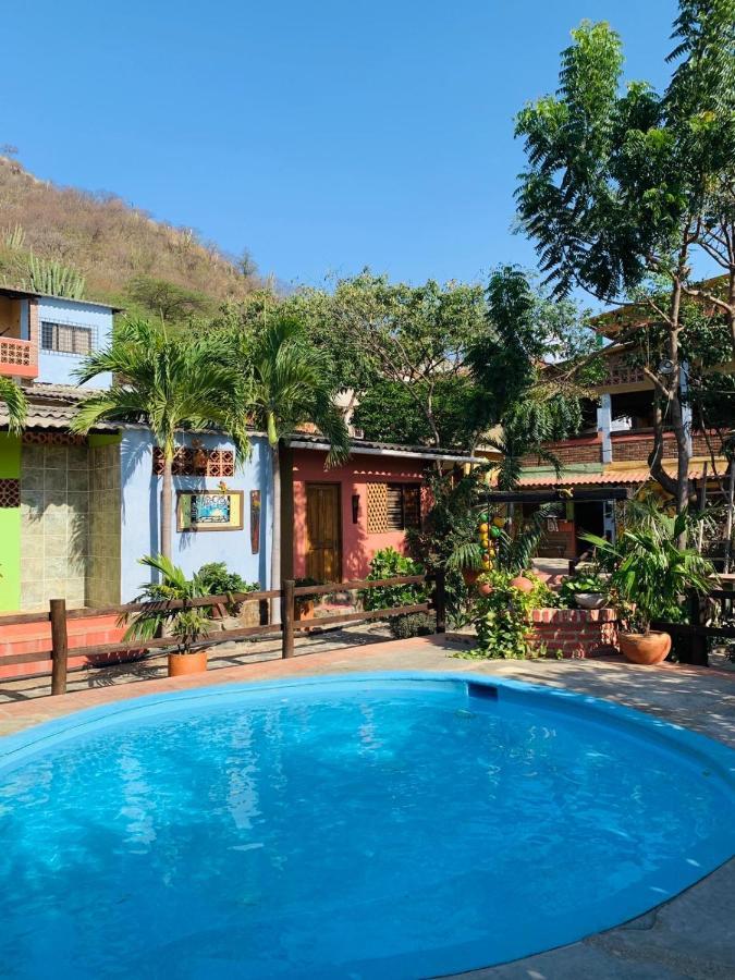 Hostal La Casa De Felipe ตากังกา ภายนอก รูปภาพ