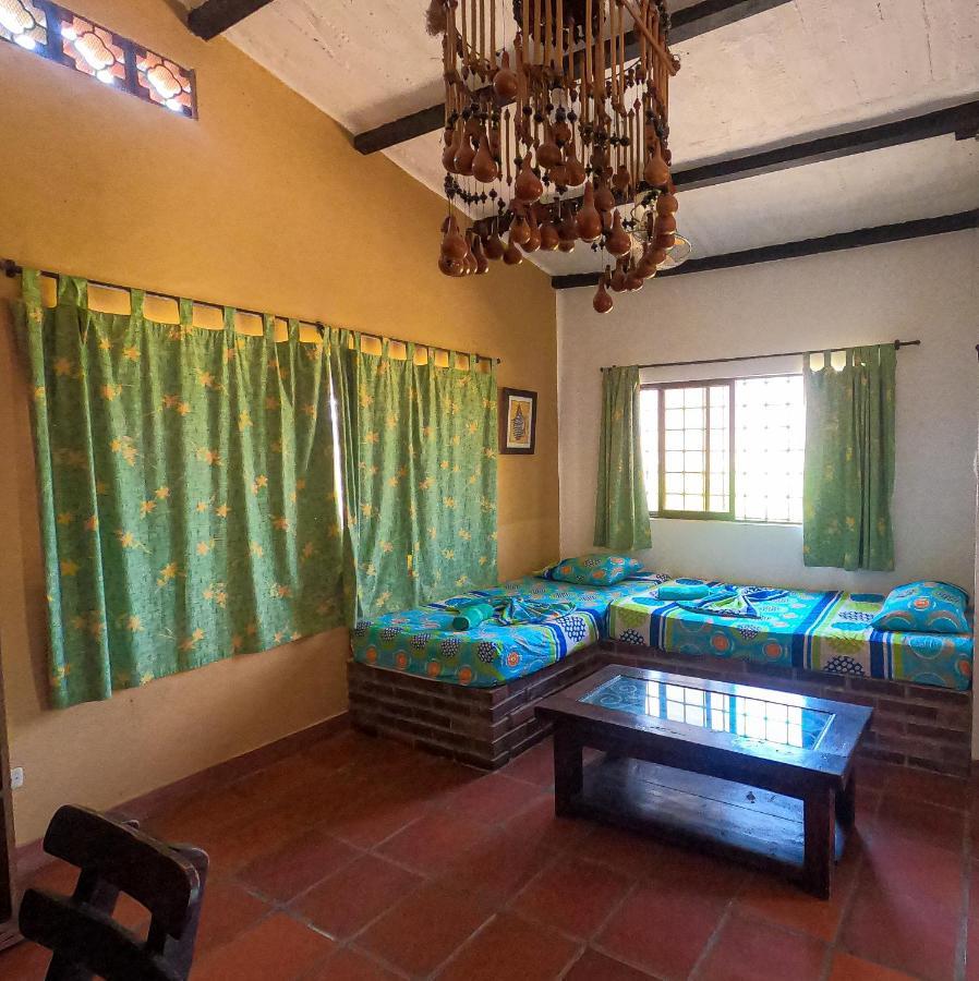 Hostal La Casa De Felipe ตากังกา ภายนอก รูปภาพ