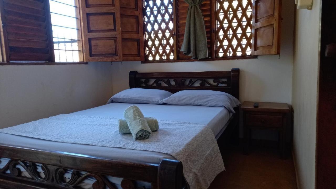 Hostal La Casa De Felipe ตากังกา ภายนอก รูปภาพ