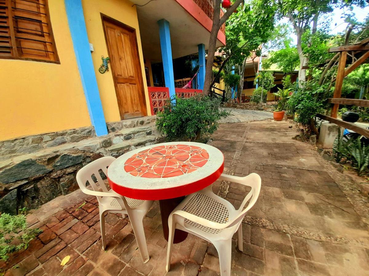 Hostal La Casa De Felipe ตากังกา ภายนอก รูปภาพ