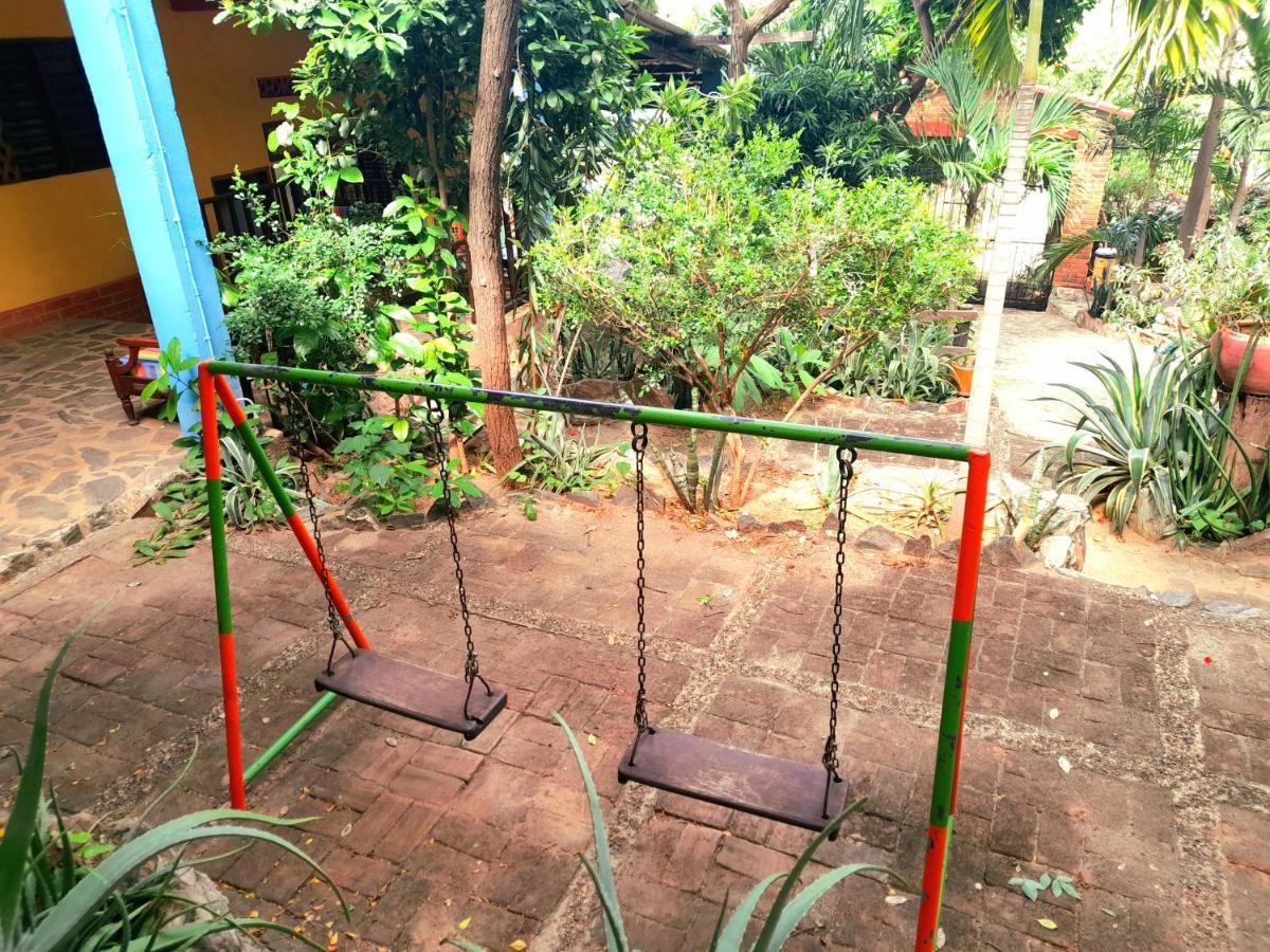 Hostal La Casa De Felipe ตากังกา ภายนอก รูปภาพ