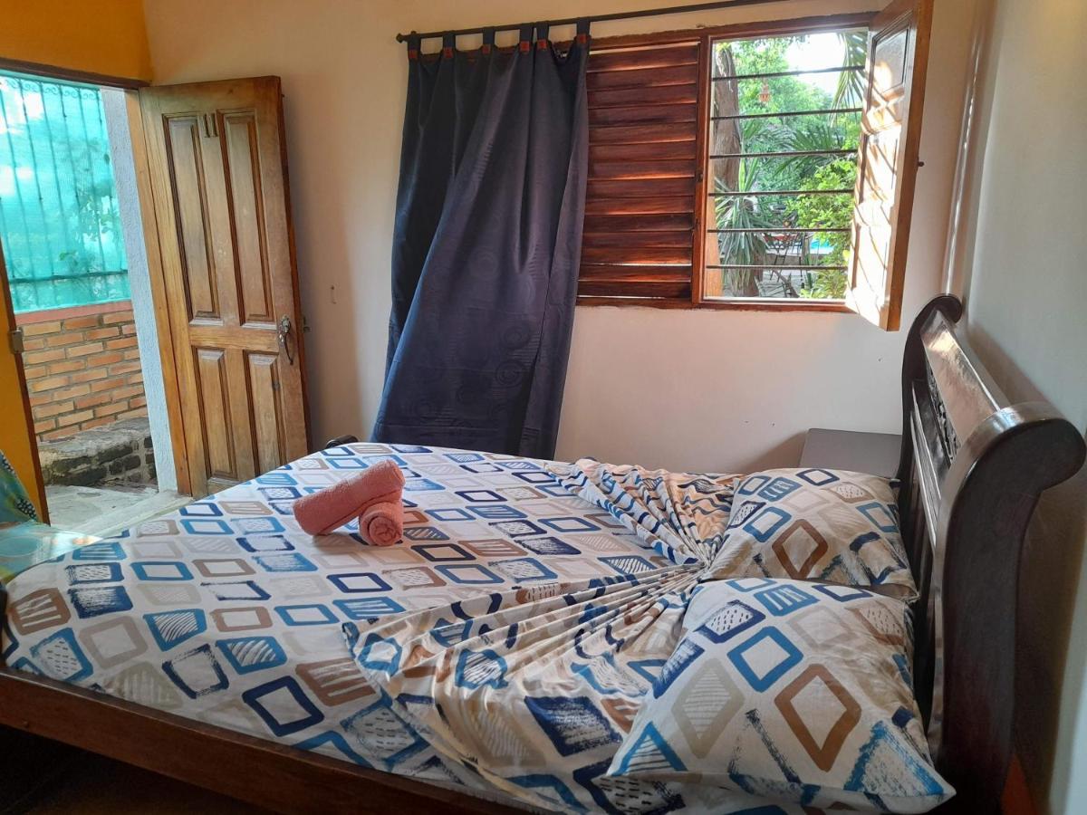 Hostal La Casa De Felipe ตากังกา ภายนอก รูปภาพ