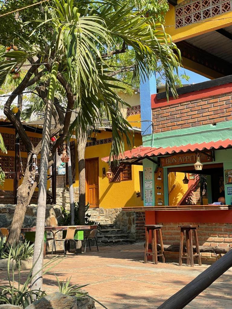 Hostal La Casa De Felipe ตากังกา ภายนอก รูปภาพ