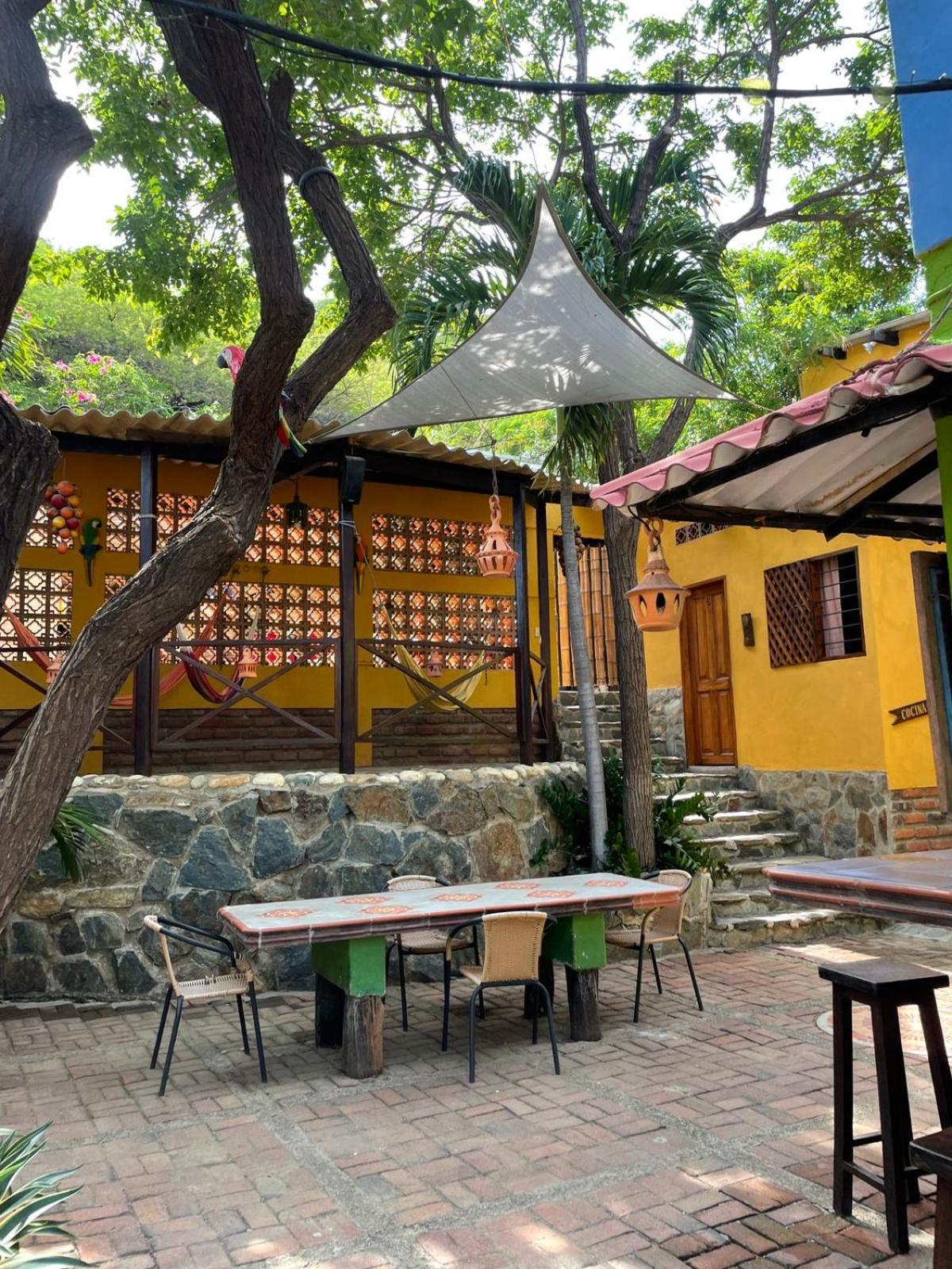 Hostal La Casa De Felipe ตากังกา ภายนอก รูปภาพ