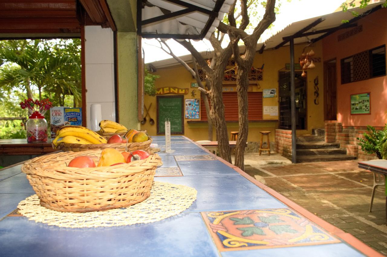 Hostal La Casa De Felipe ตากังกา ภายนอก รูปภาพ