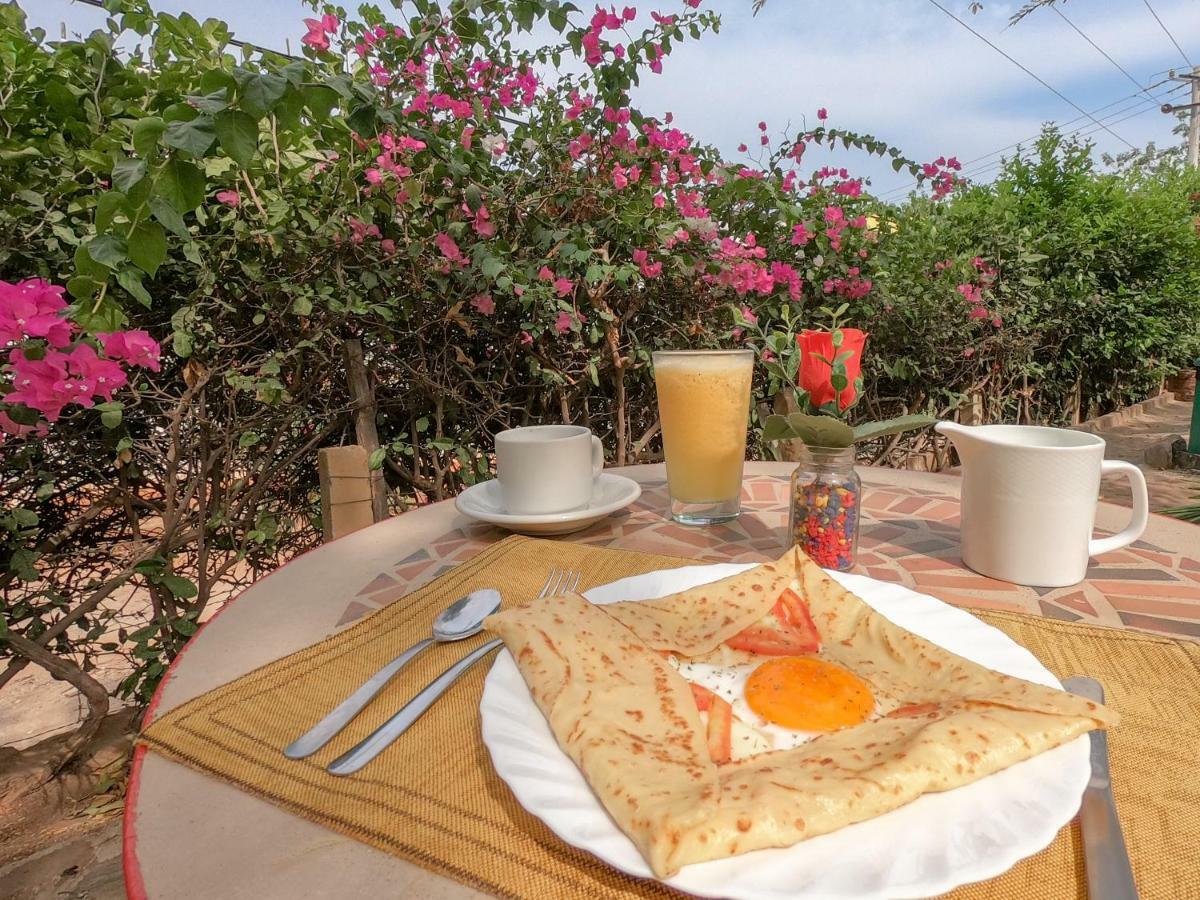 Hostal La Casa De Felipe ตากังกา ภายนอก รูปภาพ